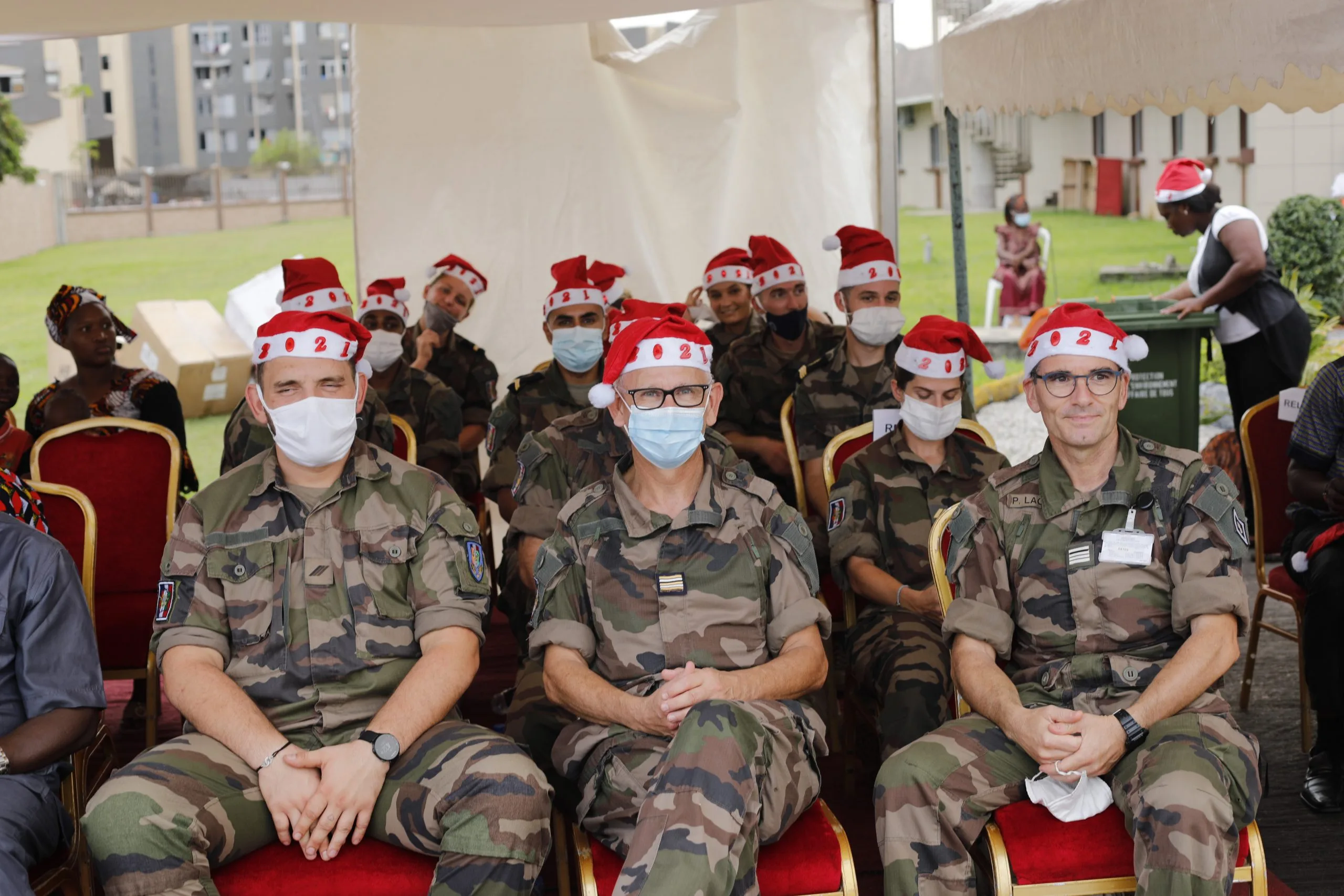 Le Maire Sylvestre Emmou offre 20.000 cadeaux aux enfants de Port-Bouët Le Maire Sylvestre Emmou