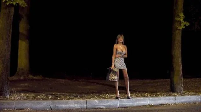 Un instituteur Ivoirien paie 2 millions à une prostituée Libanaise pour une nuit avec elle! (Histoire) Un instituteur Ivoirien paie 2 millions à une prostituée Libanaise pour une nuit avec elle! (Histoire) | Affairage.ci