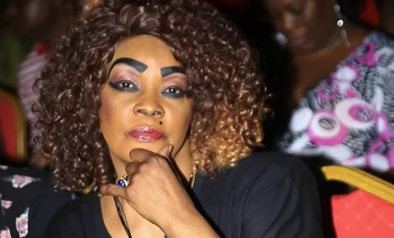 Tina Glamour en colère contre Carmen Sama: « Elle est trop bébé pour se foutre de moi » Tina Glamour