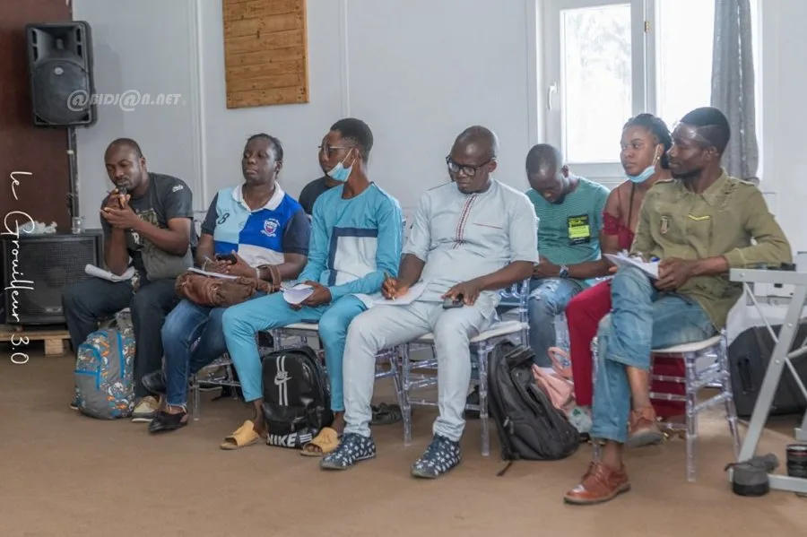 L'artiste Mary Jo parle de son nouveau single "Tu es dans pain" Mary Jo