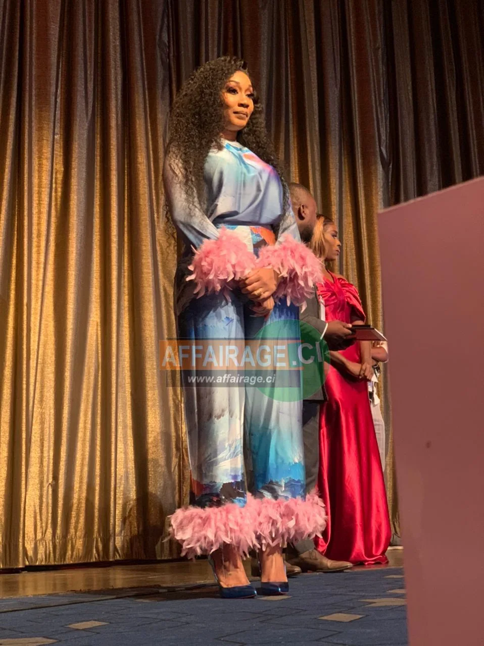 Ks Bloom fait un carton plein à son Concert VIP. Ks Bloom fait un carton plein à son Concert VIP. | Affairage.ci