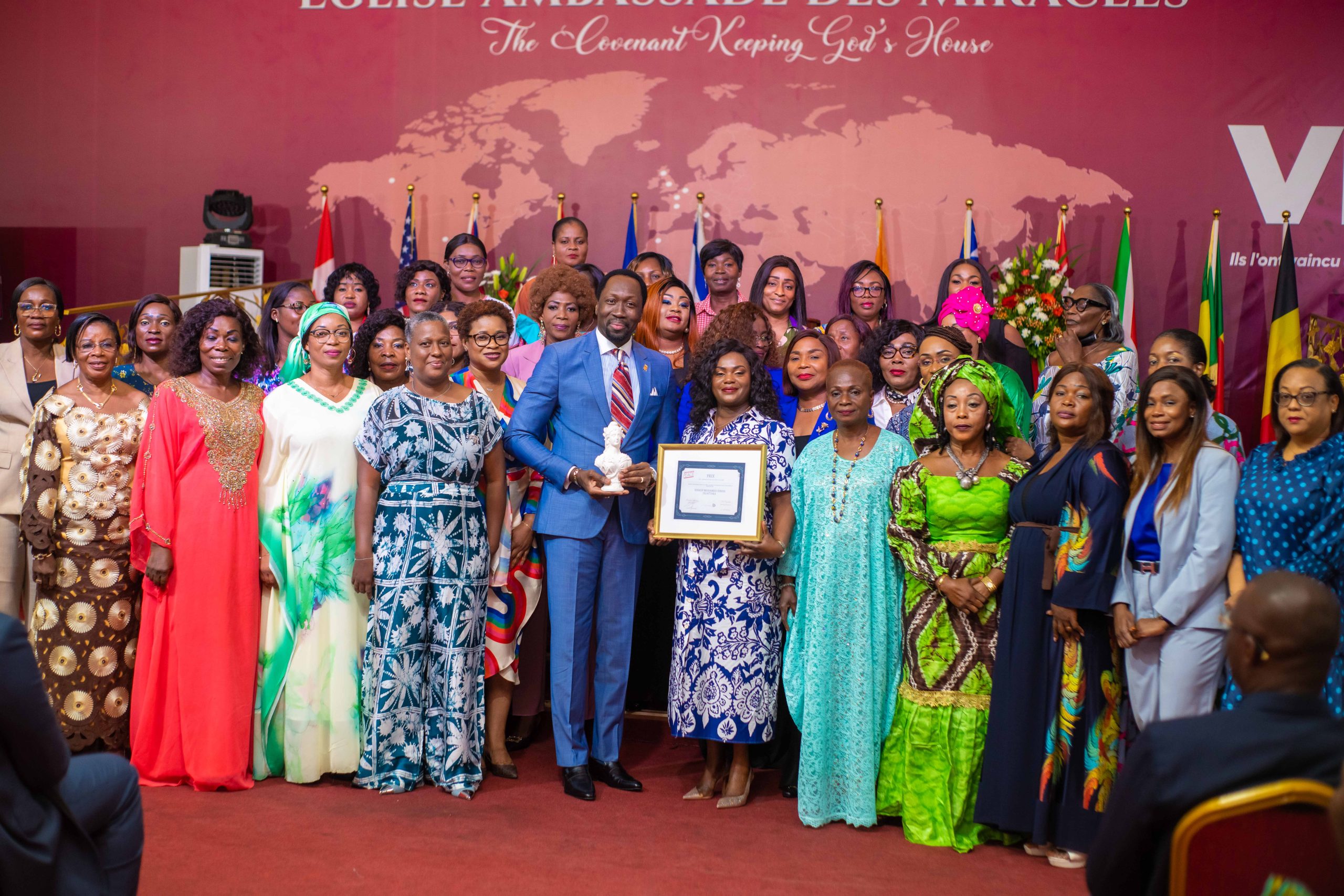 Prix d’Honneur de l’Humanitaire : Le Bishop Ouattara Mohamed Idriss évoque les raisons qui lui ont valu ce prix à l’internationale Prix d’Honneur de l’Humanitaire : Le Bishop Ouattara Mohamed Idriss évoque les raisons qui lui ont valu ce prix à l’internationale | Affairage.ci