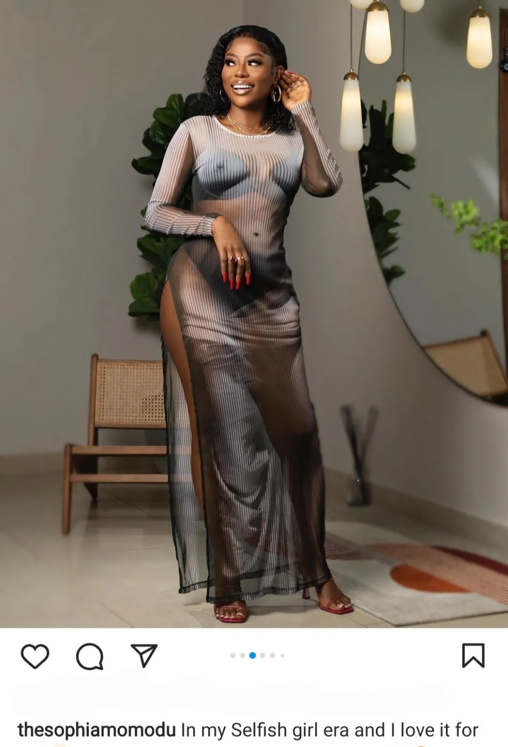 Sophia Momodu affiche ses courbes dans une robe transparente (photo) Sophia Momodu affiche ses courbes dans une robe transparente (photo) | Affairage.ci