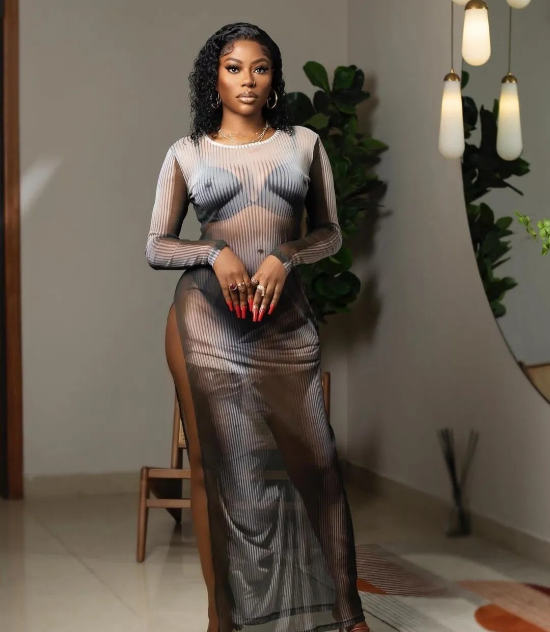 Sophia Momodu affiche ses courbes dans une robe transparente (photo) Sophia Momodu affiche ses courbes dans une robe transparente (photo) | Affairage.ci