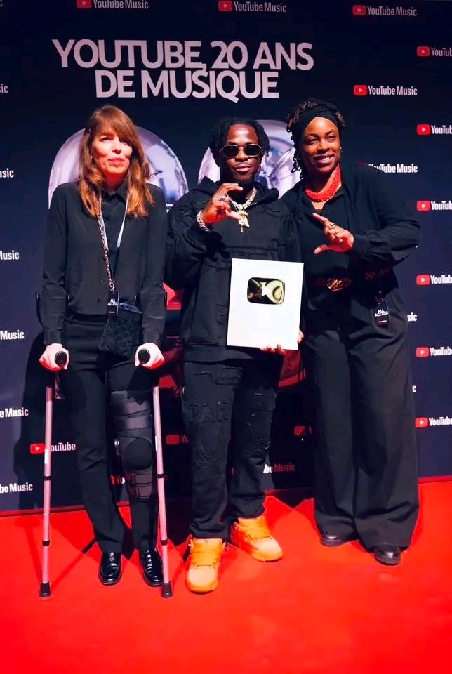 Didi B : le rappeur ivoirien à franchir le million d'abonnés sur YouTube (photos) Didi B : le rappeur ivoirien à franchir le million d'abonnés sur YouTube (photos) | Affairage.ci