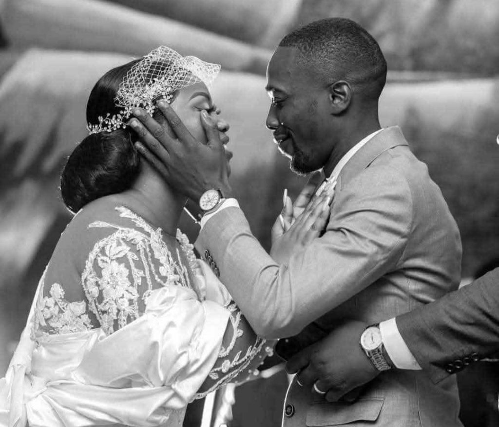 Roseline Layo : Entre scène et foyer, l’équilibre d’une femme engagée ROSELINE LAYO