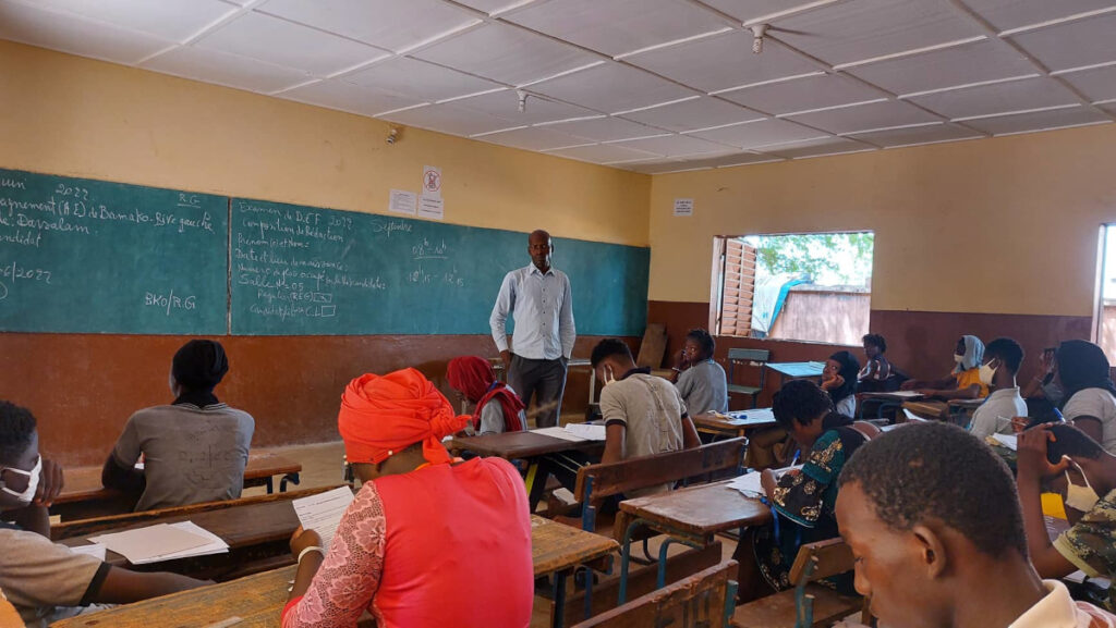 Mali - Scandale au DEF 2025 : 18 enseignants interpellés pour falsification de notes à Bamako Rive-Gauche Scandale au DEF 2025